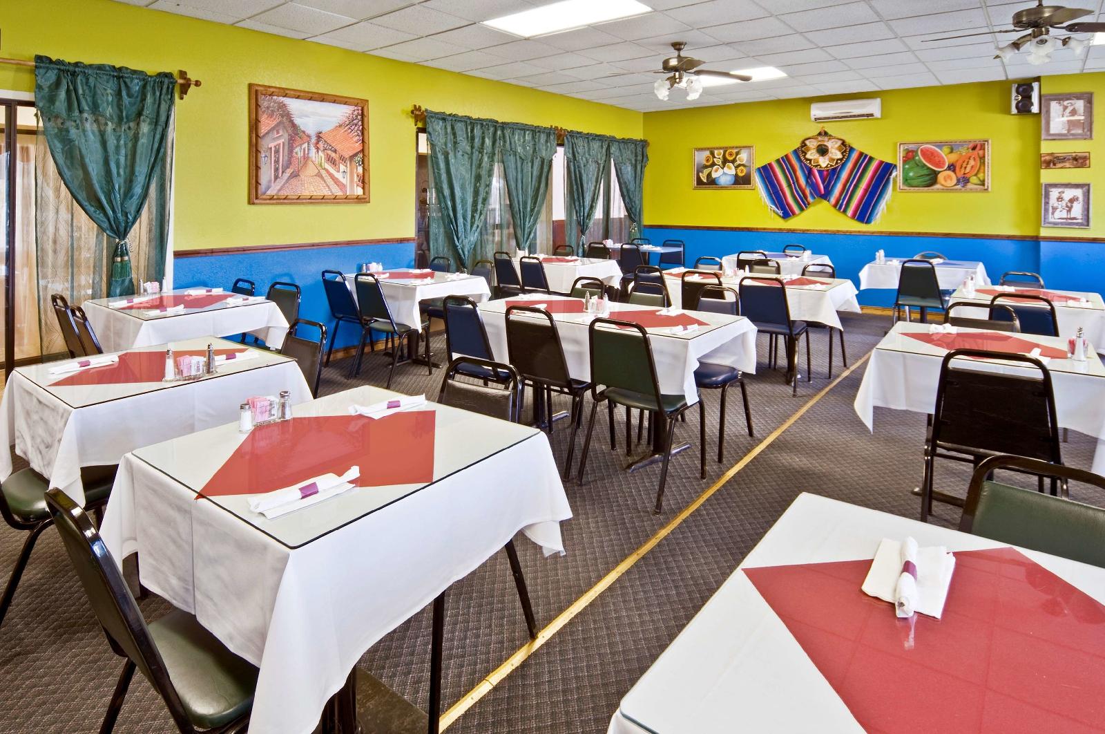 Americas Best Value Inn & Suites - Hesston