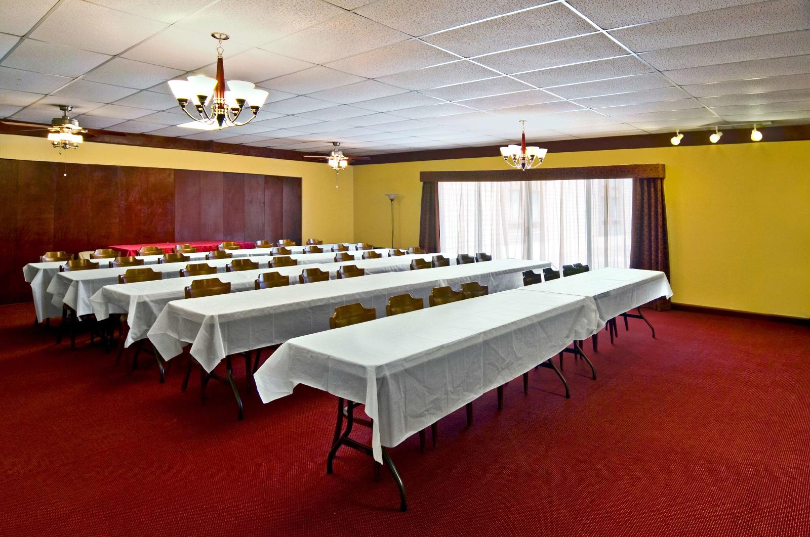 Americas Best Value Inn & Suites - Hesston