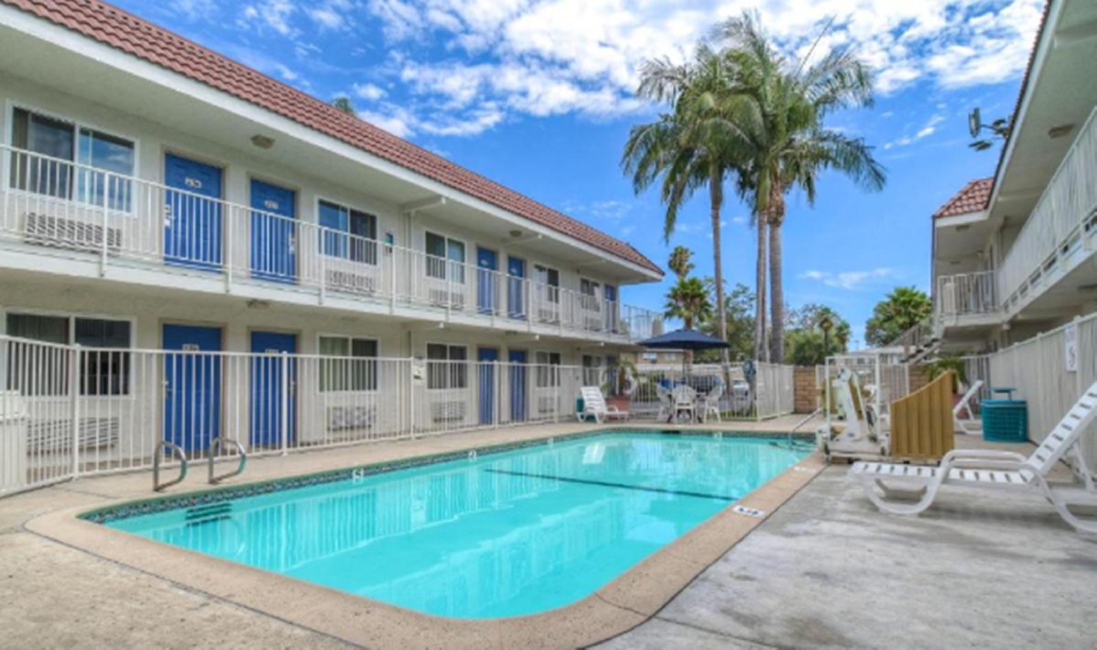 Motel 6 Costa Mesa