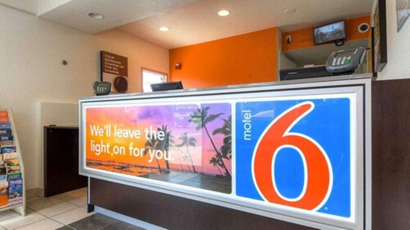 Motel 6 Costa Mesa