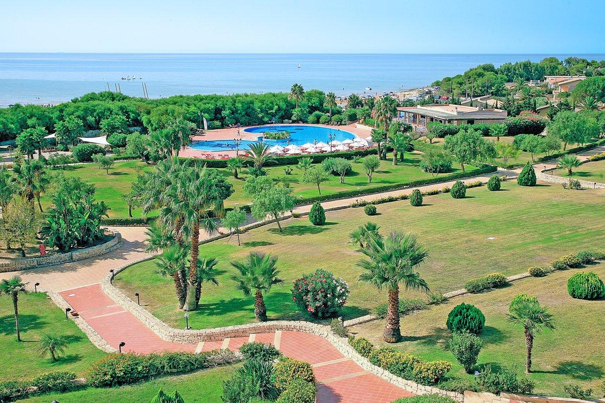 Conte Di Cabrera Hotel Club