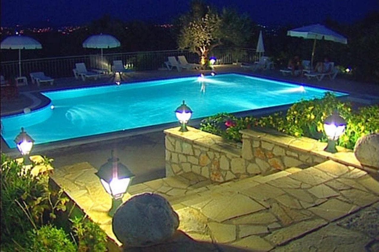 Anatoli Labreon Guesthouse - Apartments