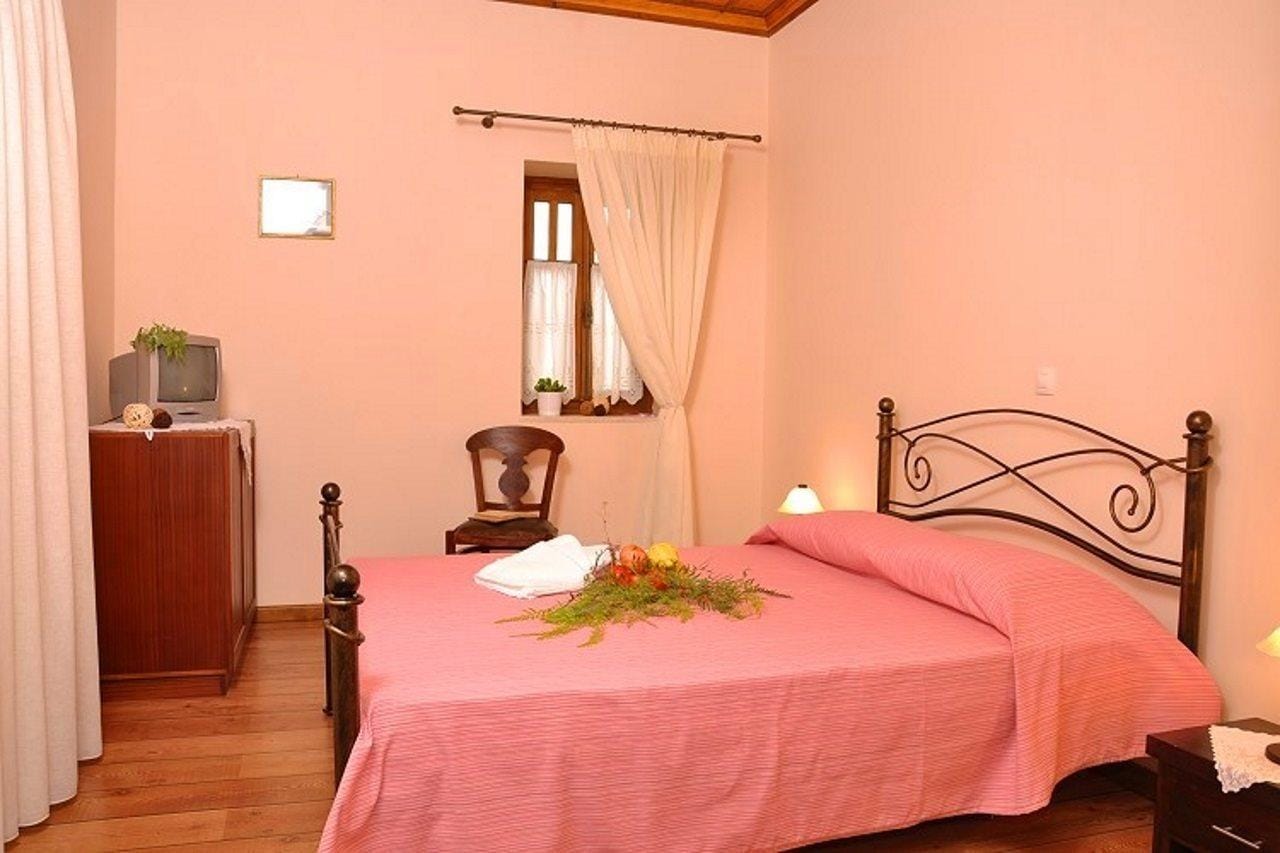 Anatoli Labreon Guesthouse - Apartments