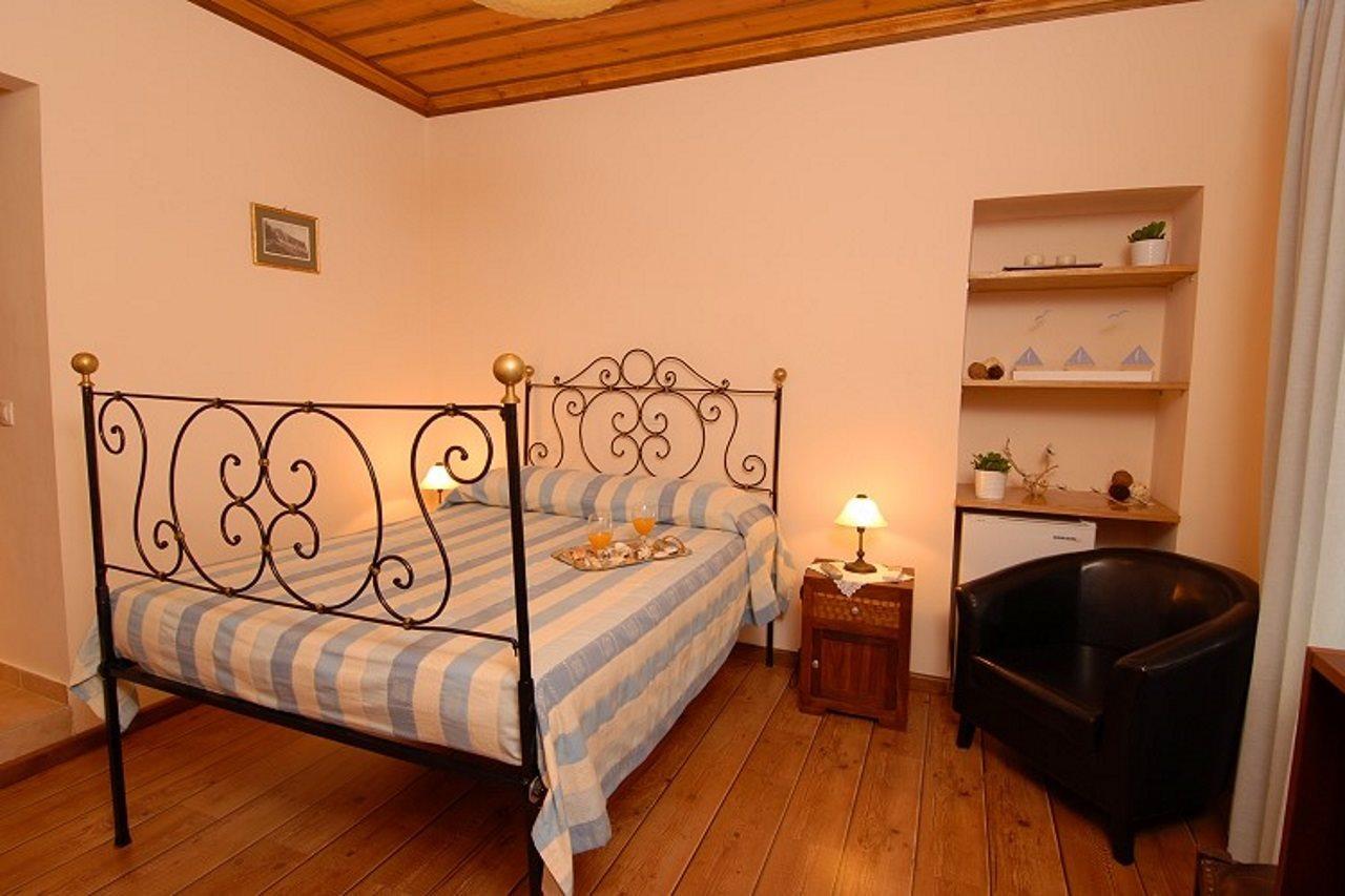 Anatoli Labreon Guesthouse - Apartments