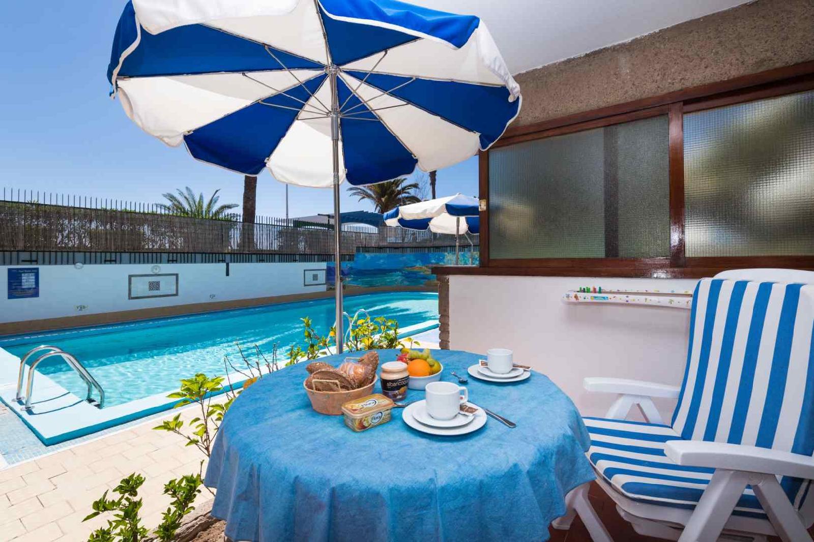 Apartamentos El Paseo