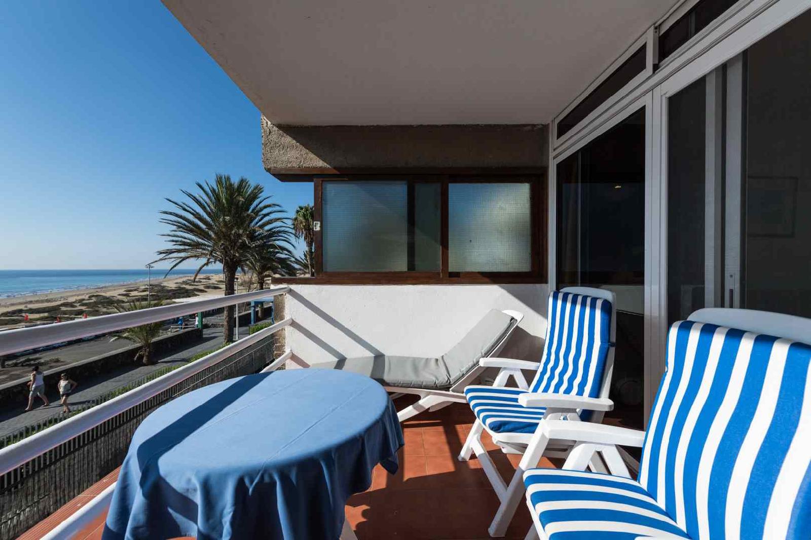Apartamentos El Paseo
