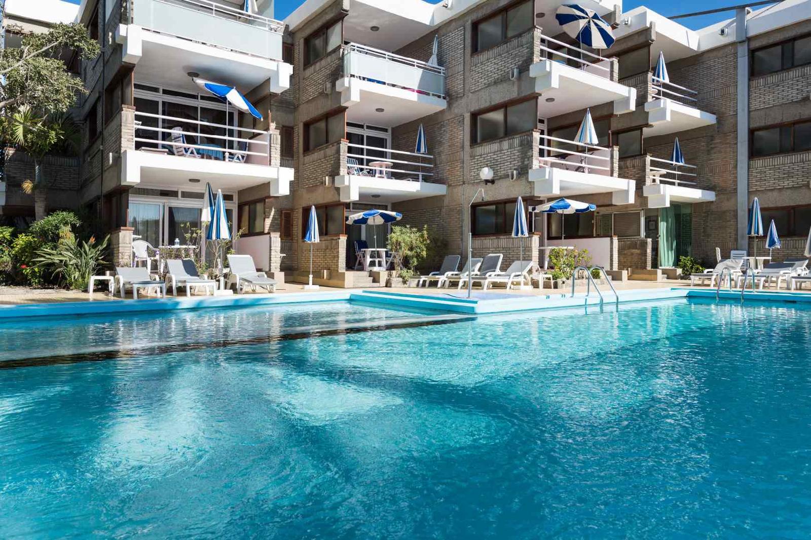 Apartamentos El Paseo