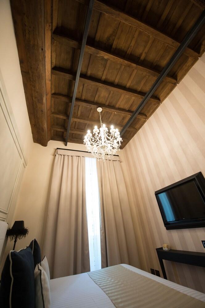 Profumo Maison d'Hotes