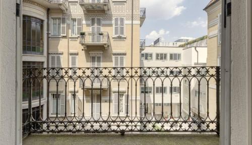 Milan Royal Suites & Luxury Apartments