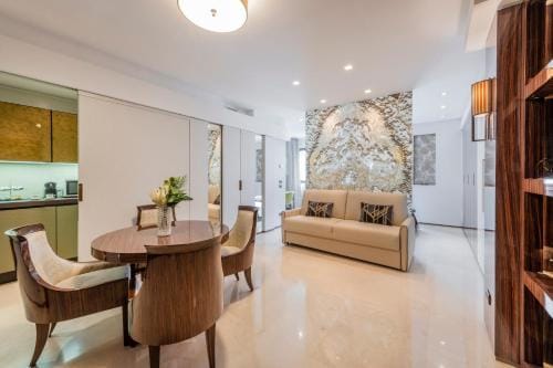 Milan Royal Suites & Luxury Apartments