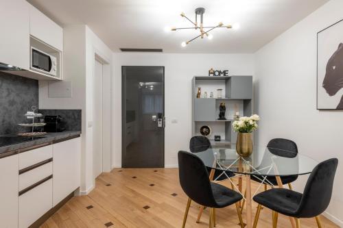 Milan Royal Suites & Luxury Apartments