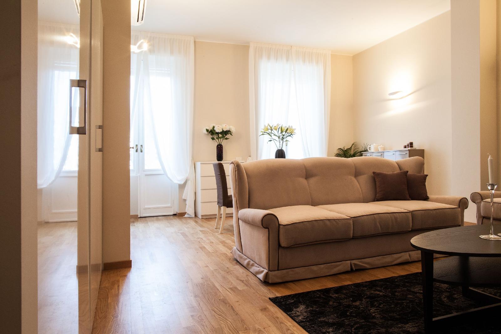 Milan Royal Suites & Luxury Apartments