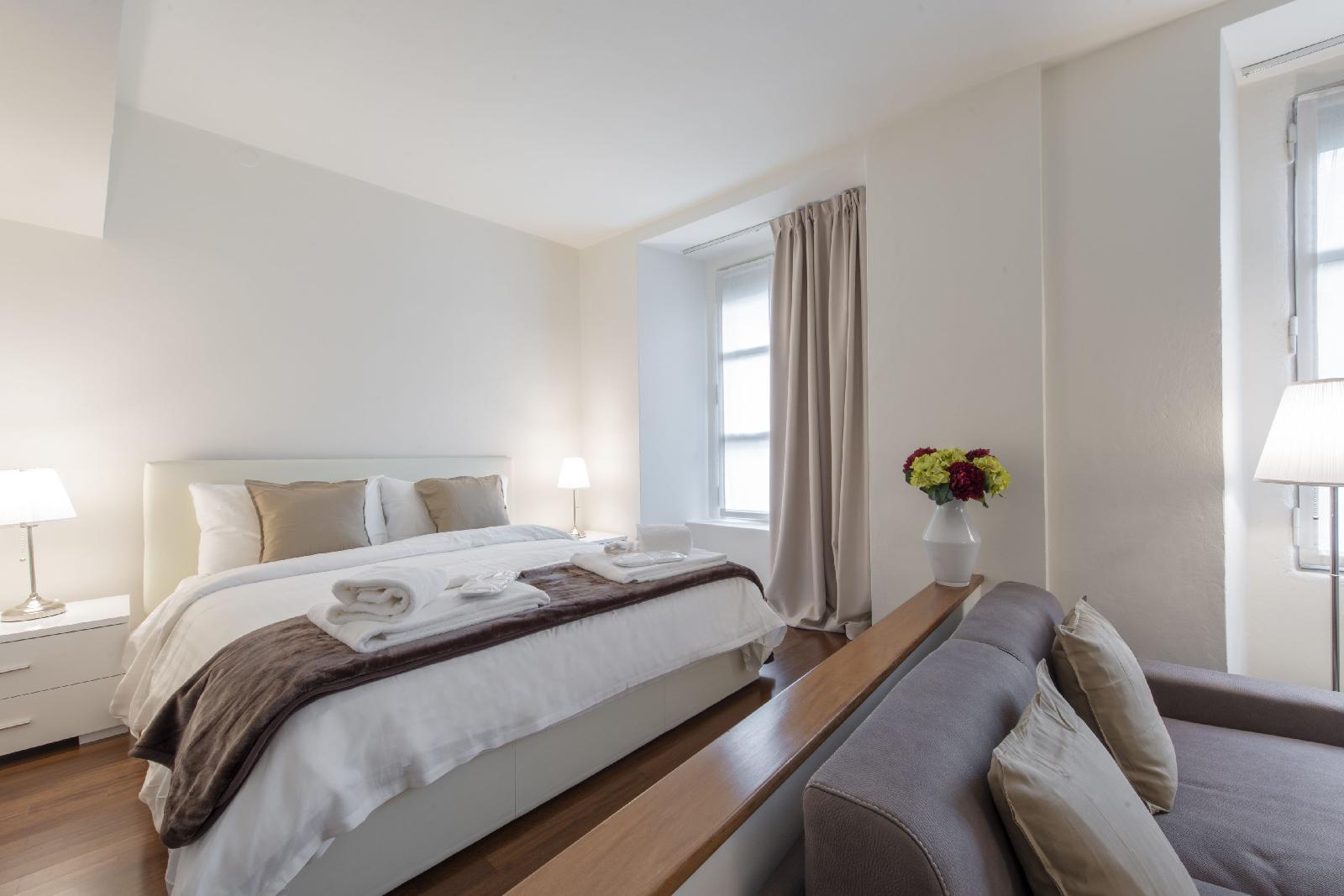 Milan Royal Suites & Luxury Apartments