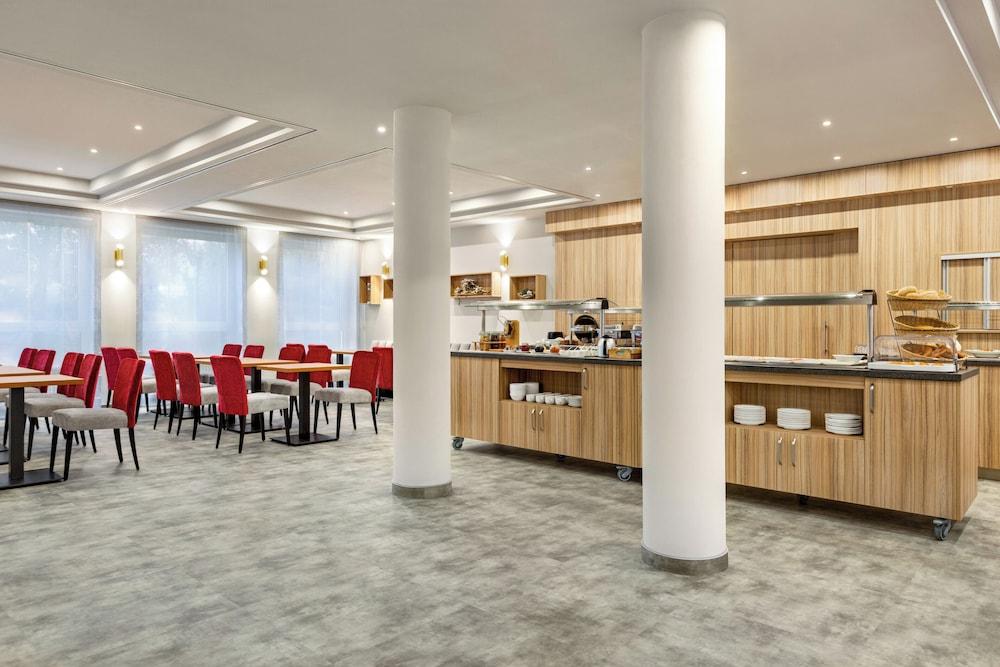 Ramada by Wyndham Halle - Leipzig