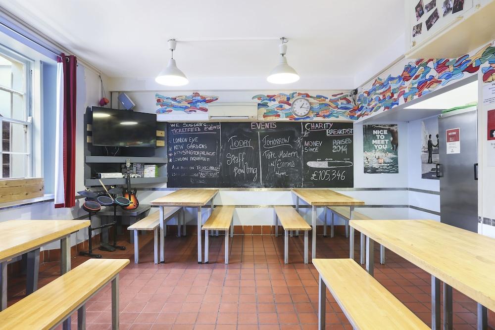 Astor Victoria Hostel