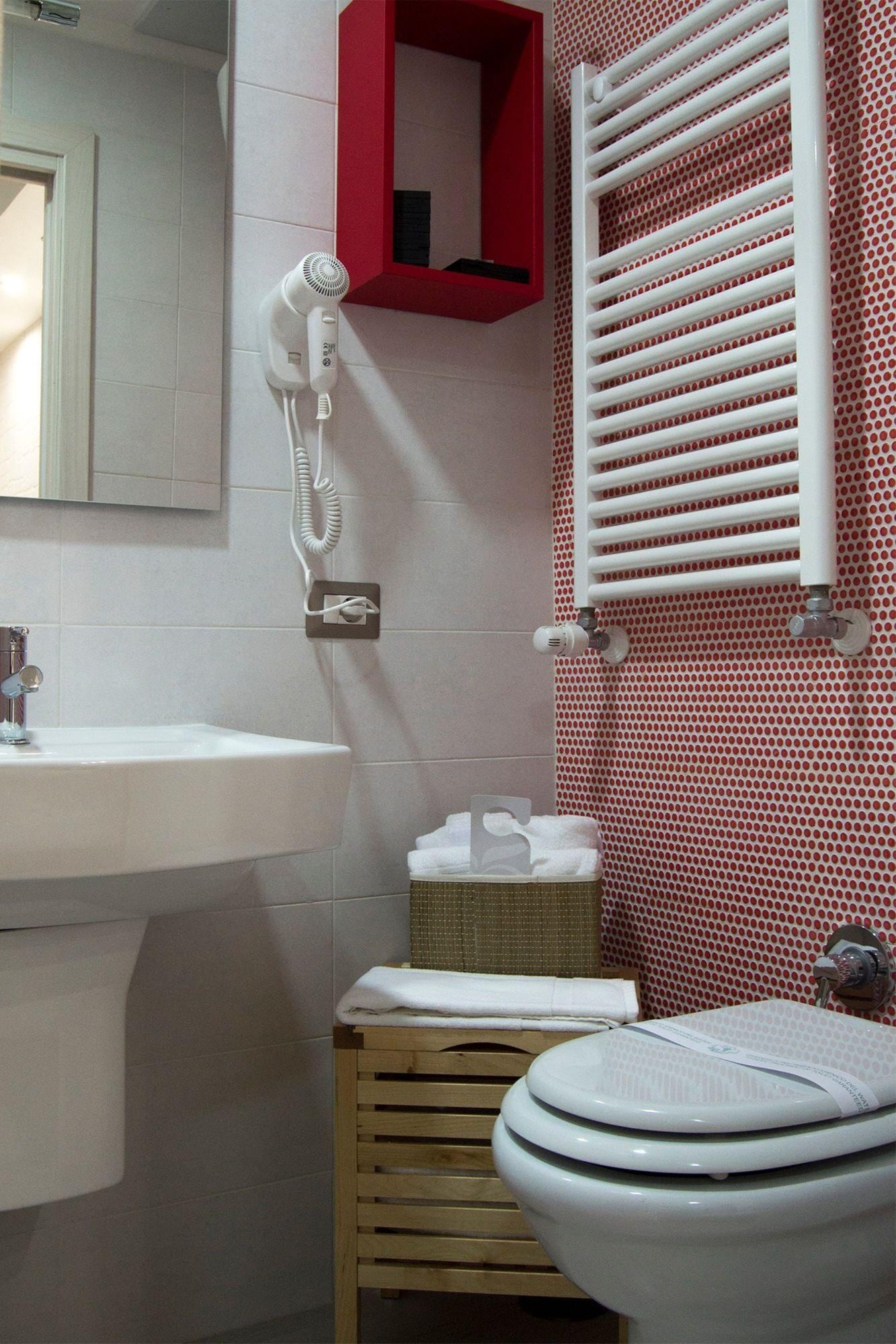 C'est La Vie Suites