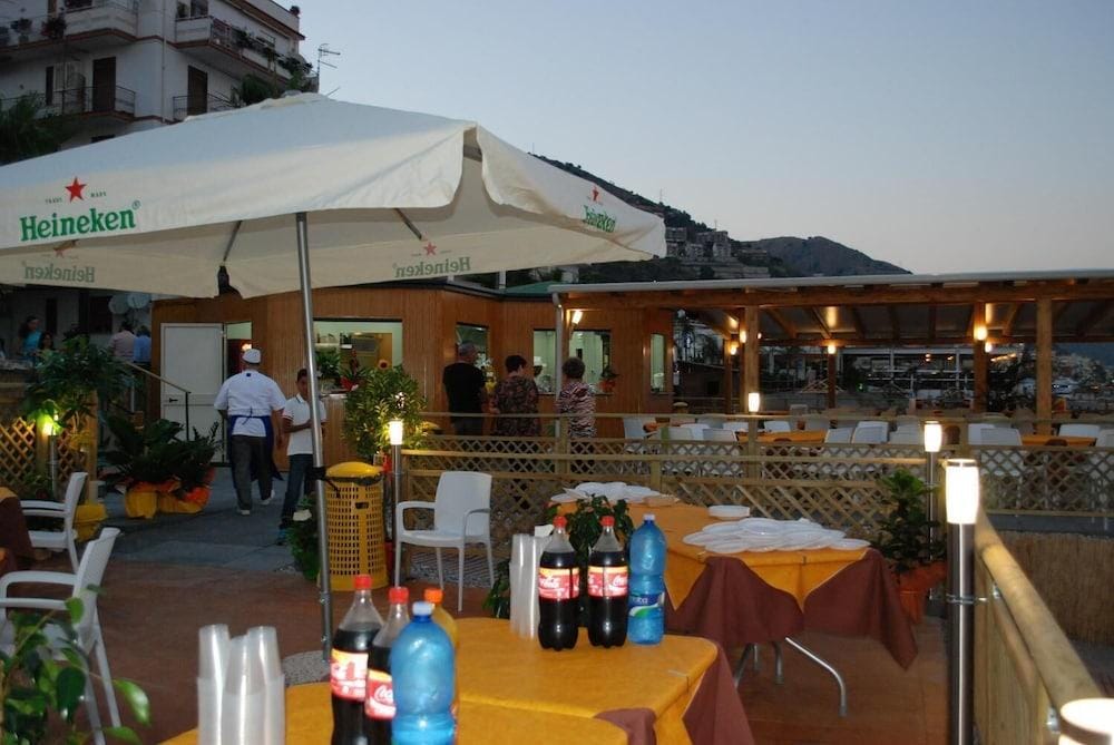 Maniel Beach Hotel