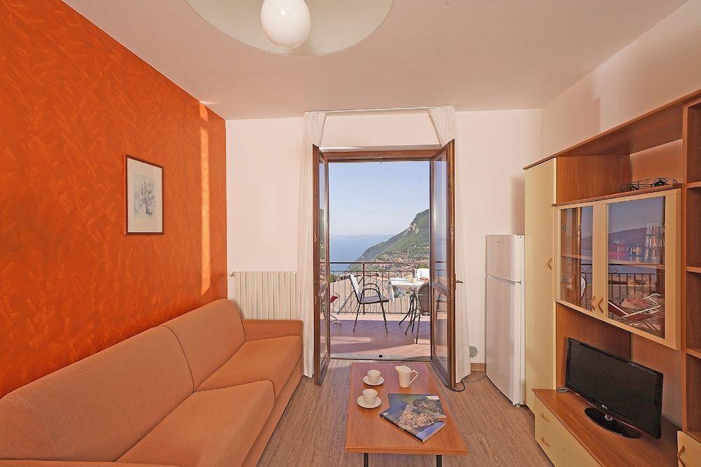 Residence Primera / Rompala