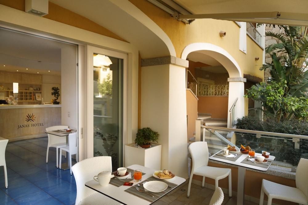 Janas Hotel