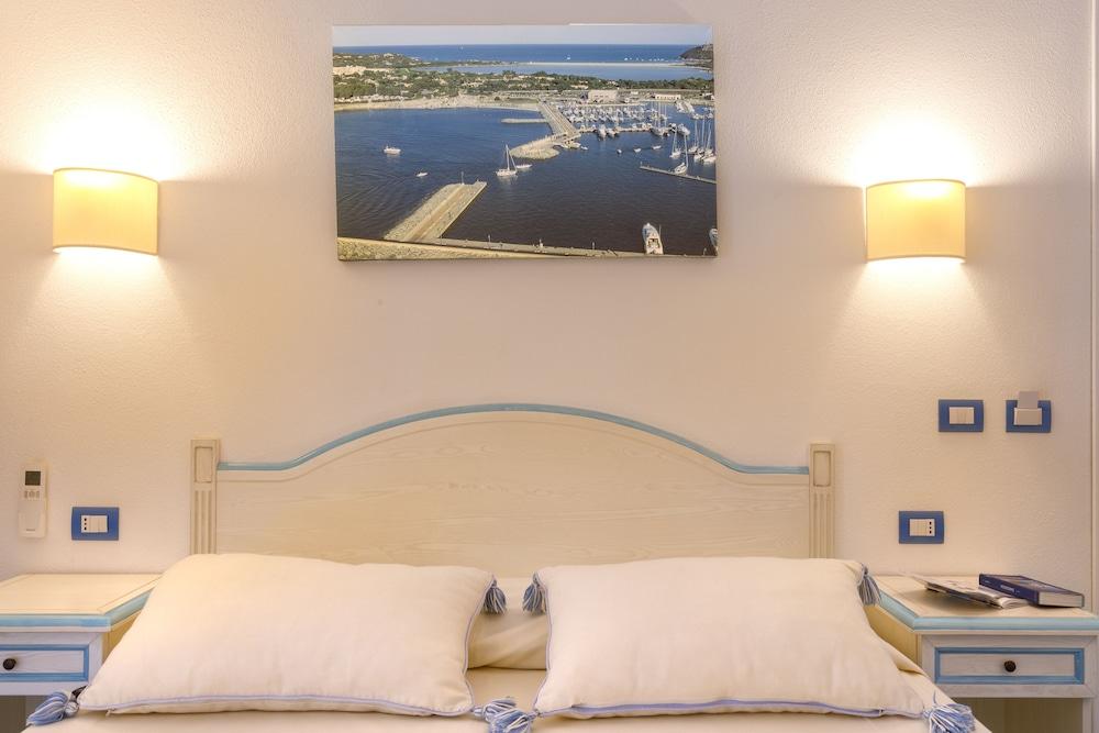 Janas Hotel