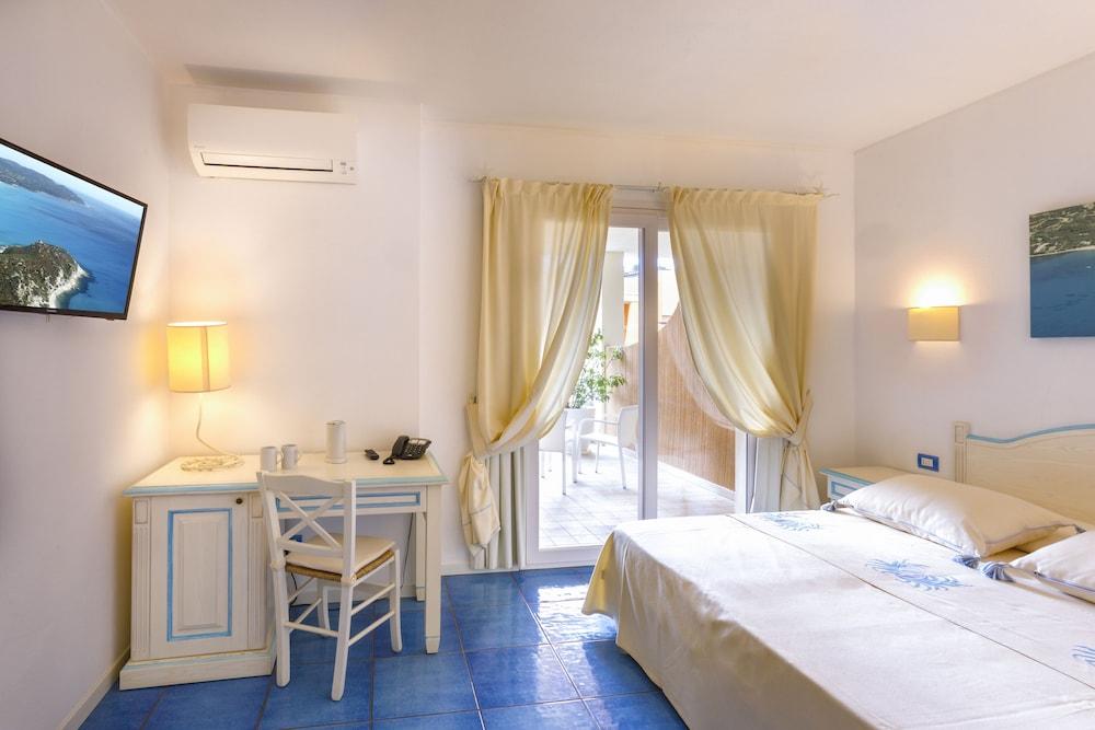Janas Hotel
