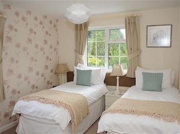 Newbridge House - B&B