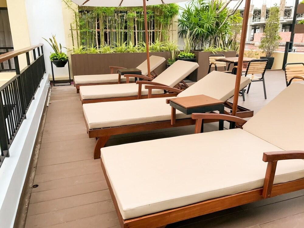 Treasure Oasis Hotel