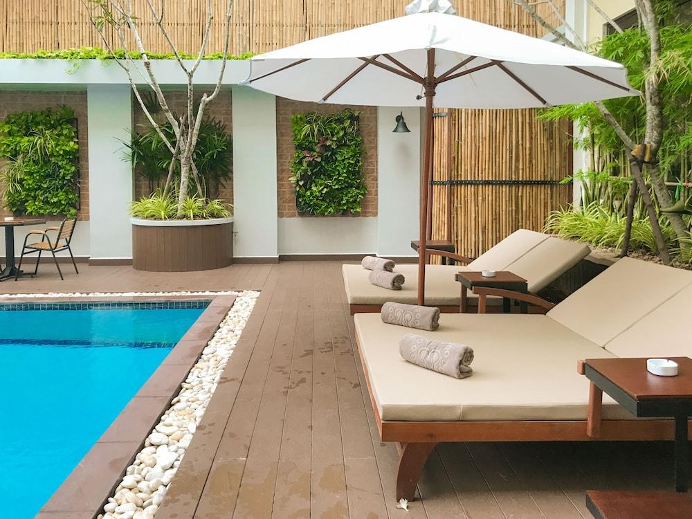 Treasure Oasis Hotel