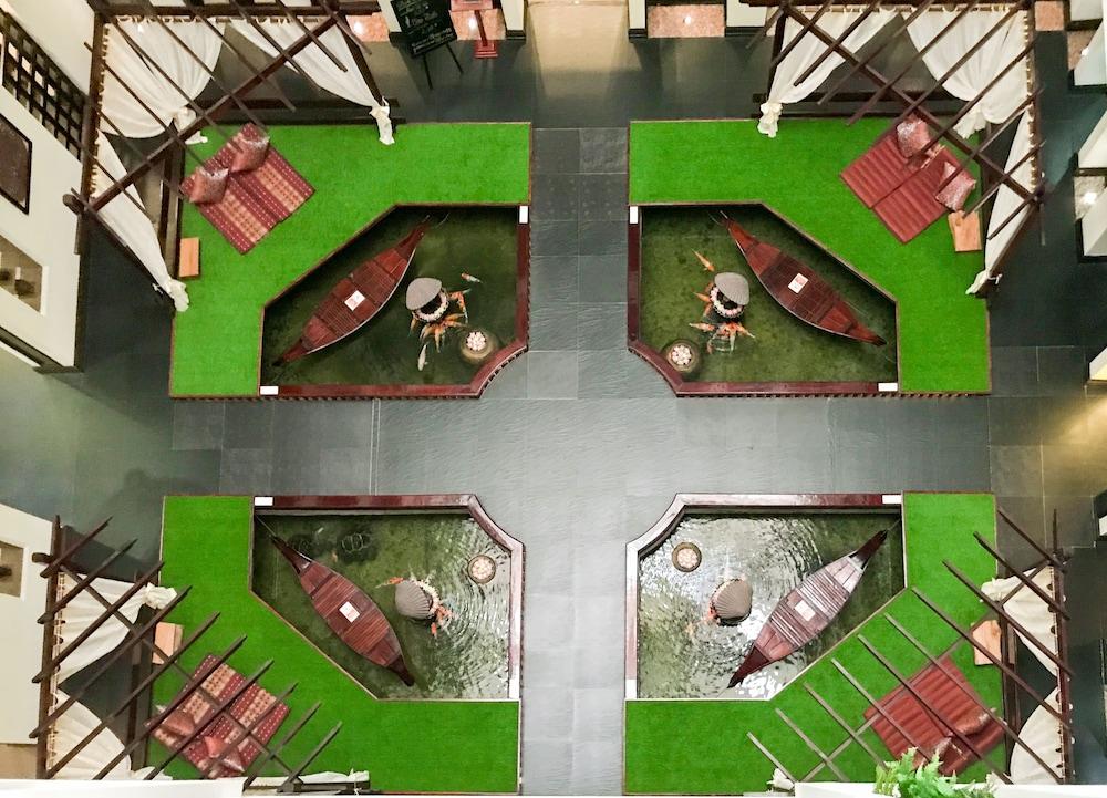 Treasure Oasis Hotel