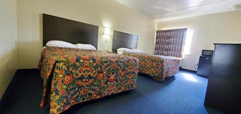 Plano Inn & Suites