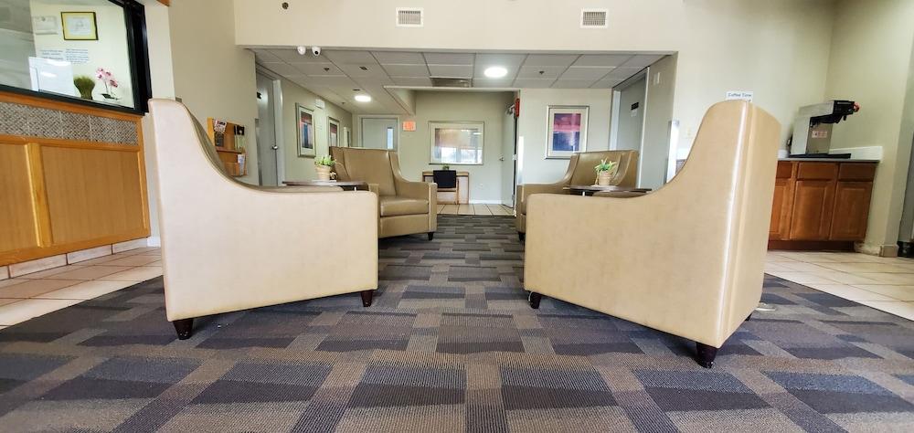Plano Inn & Suites