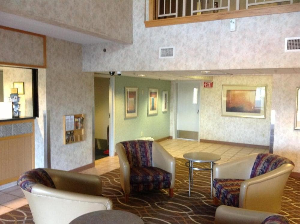 Plano Inn & Suites