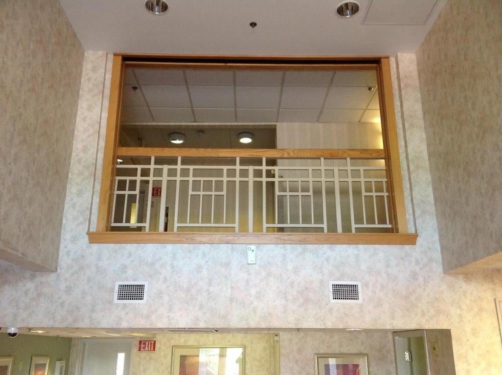 Plano Inn & Suites