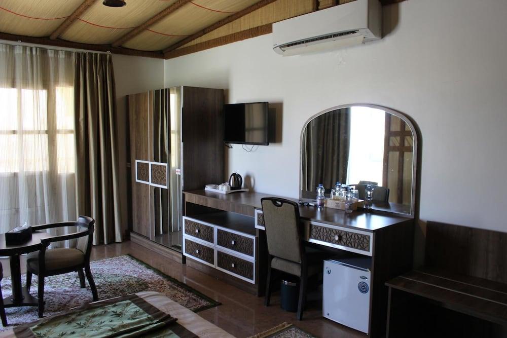 Al Diyar Hotel