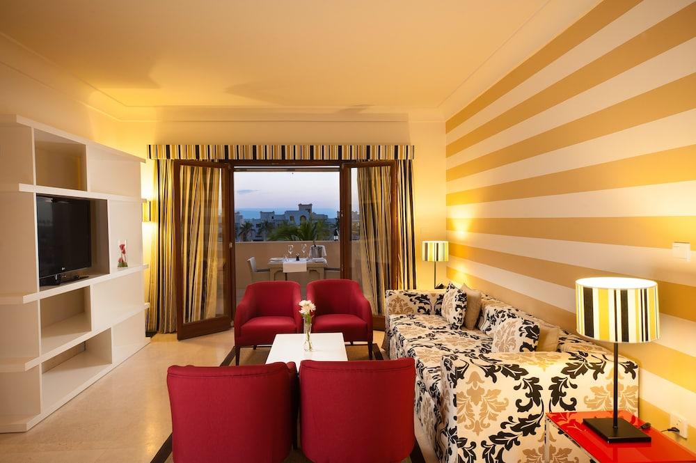 Juweira Boutique Hotel