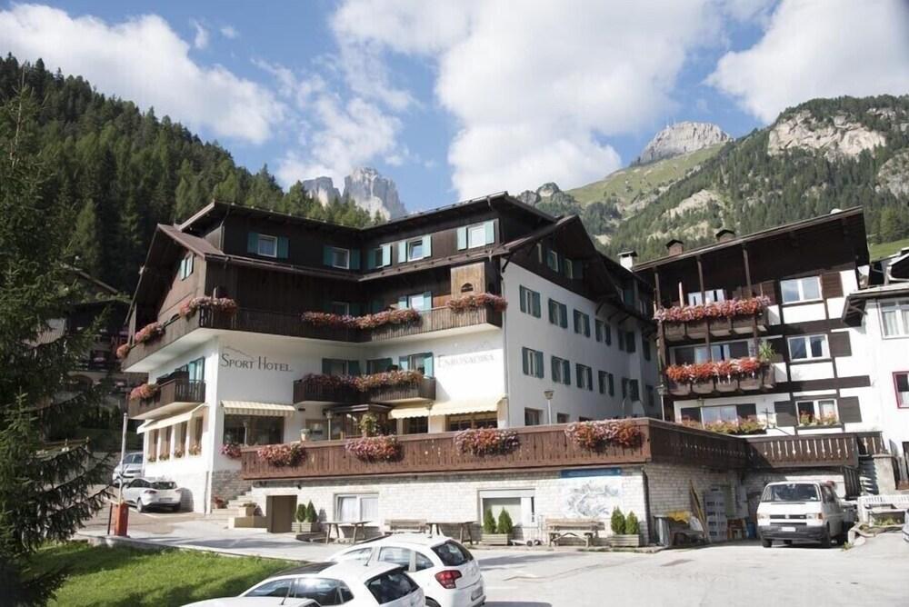 Sport Hotel Enrosadira