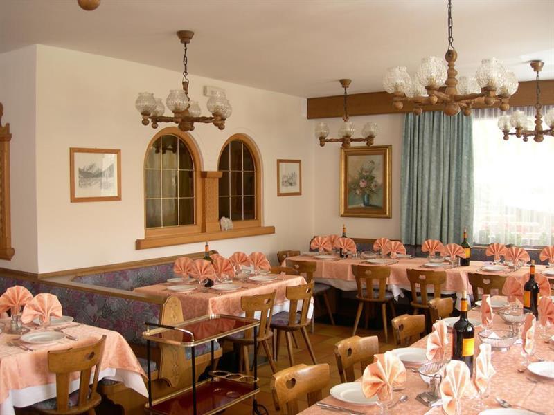 Sport Hotel Enrosadira