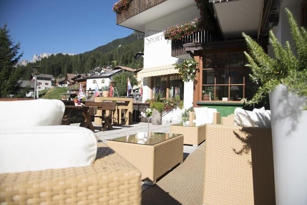 Sport Hotel Enrosadira