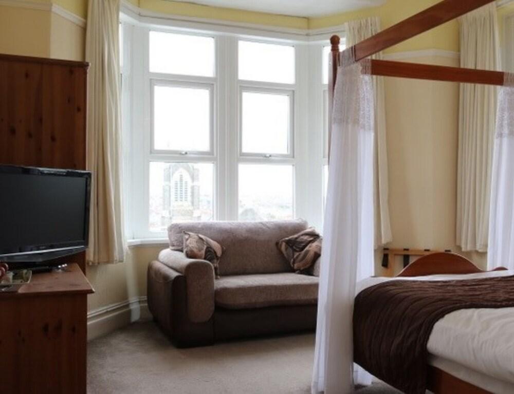 Aberthaw House Hotel