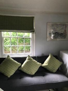 The White House B&B