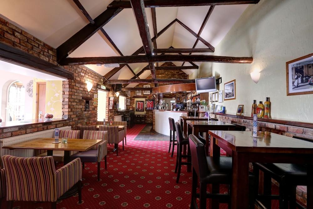 Manor Court Hotel