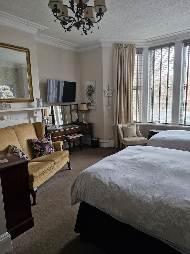Warwick Lodge Guest House