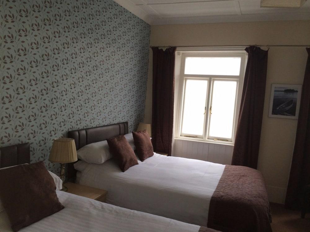 Alexander's Hotel