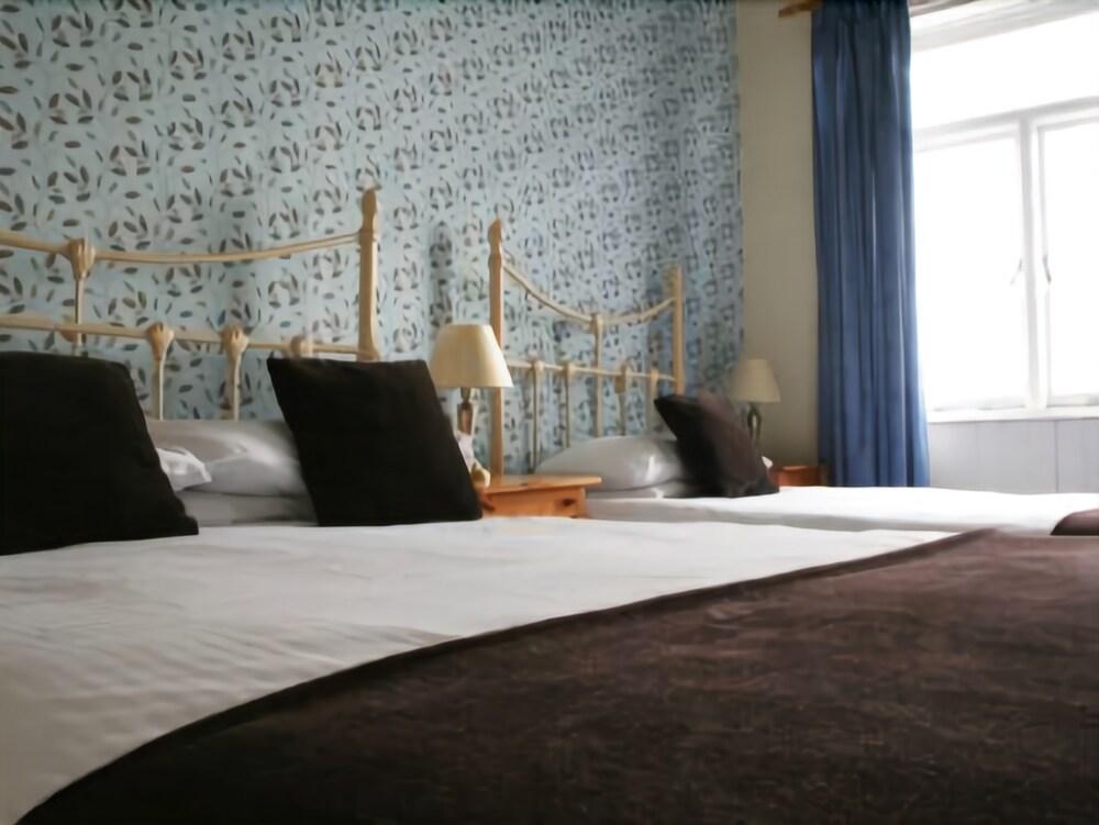 Alexander's Hotel