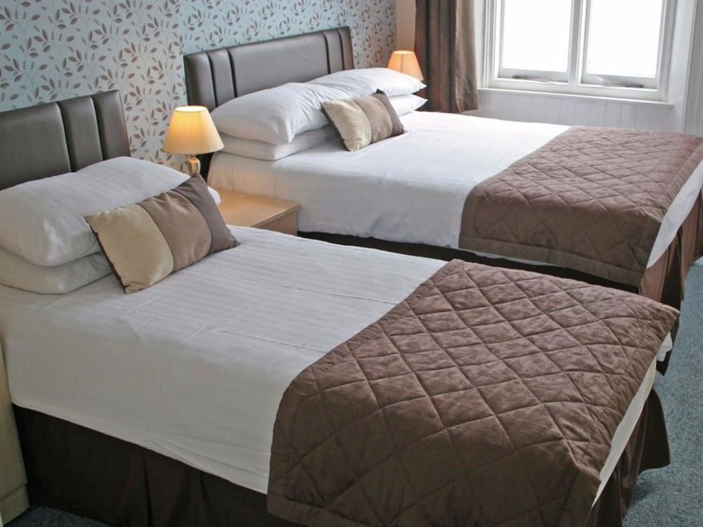 Alexander's Hotel