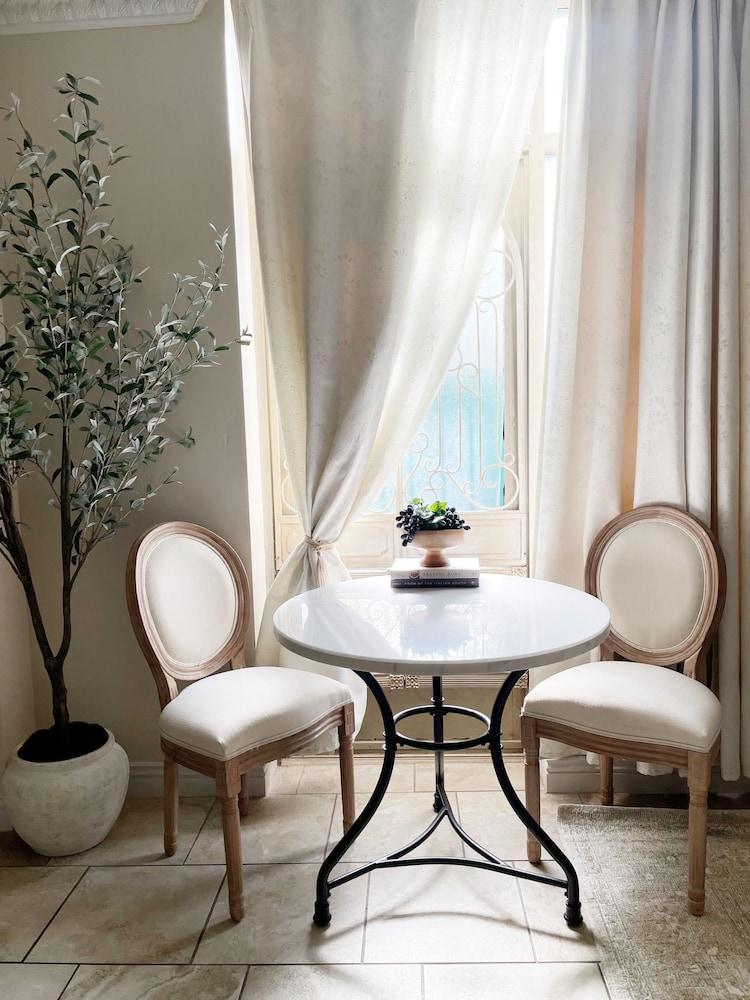 5th East Hall Bed & Breakfast