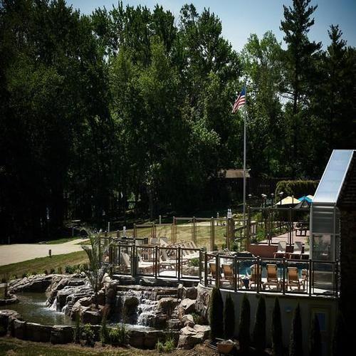Fourwinds Lakeside Inn & Marina