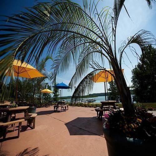 Fourwinds Lakeside Inn & Marina