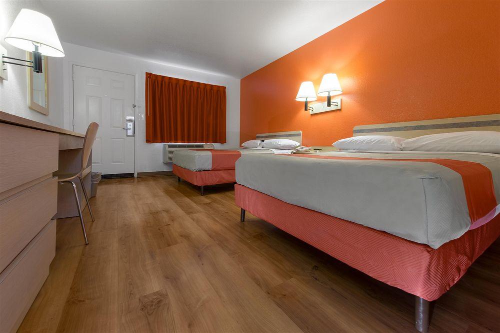 Motel 6 New Haven Branford