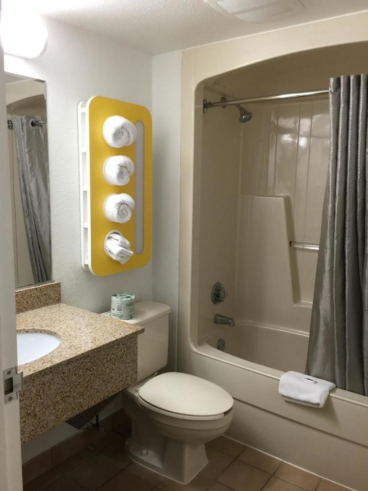Motel 6 New Haven Branford